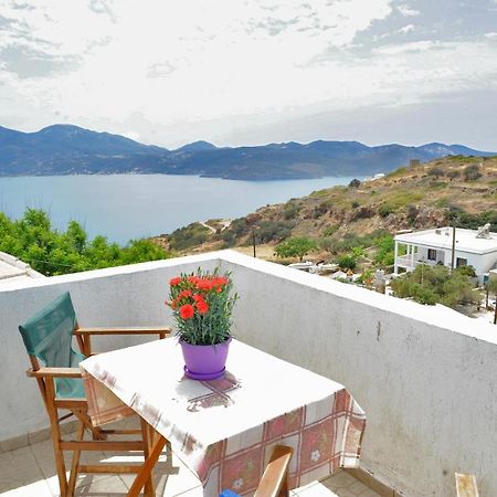 Morfeas Hotel Trypiti Bagian luar foto