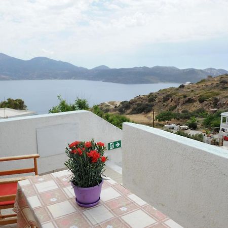 Morfeas Hotel Trypiti Bagian luar foto