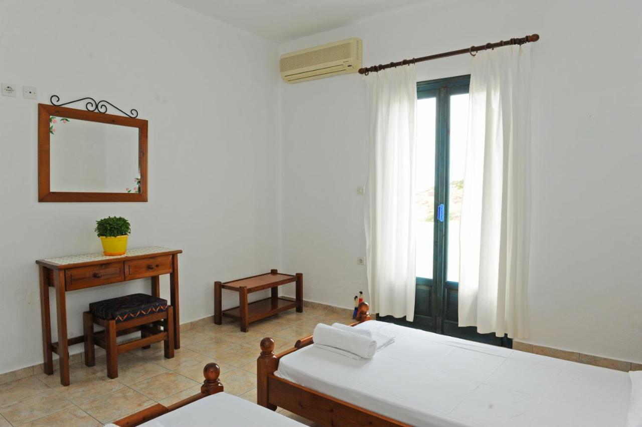 Morfeas Hotel Trypiti Bagian luar foto