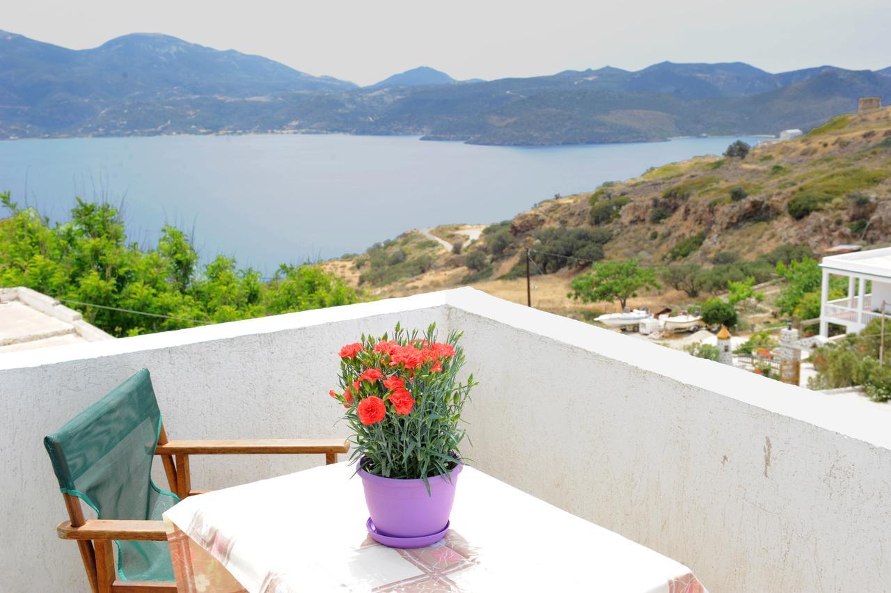 Morfeas Hotel Trypiti Bagian luar foto